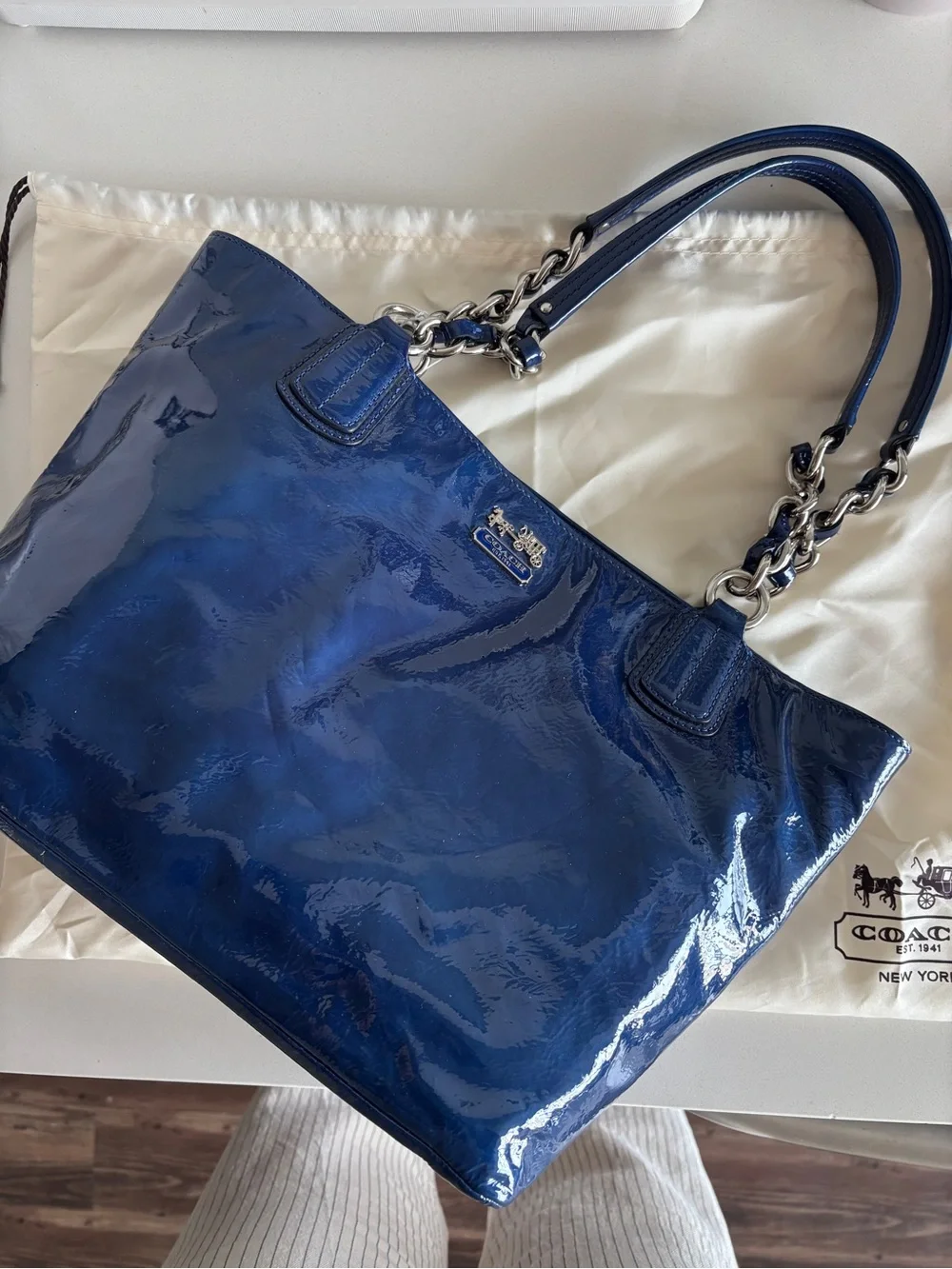 NWT Coach Glossy Patent Tote in Navy Blue with Chain Handles